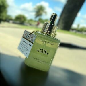 Sand + Fog Pear Blossom Eau de Parfum Oil - Green
